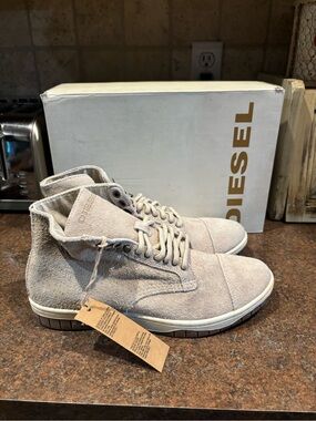 Diesel Men’s Suede Chukka Boots
